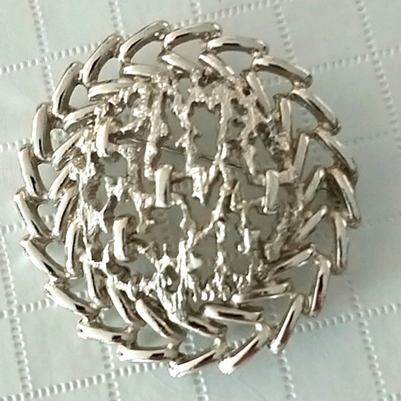 Roget Jewelry - Roget Vintage Silver Tone Stunning Brooch
